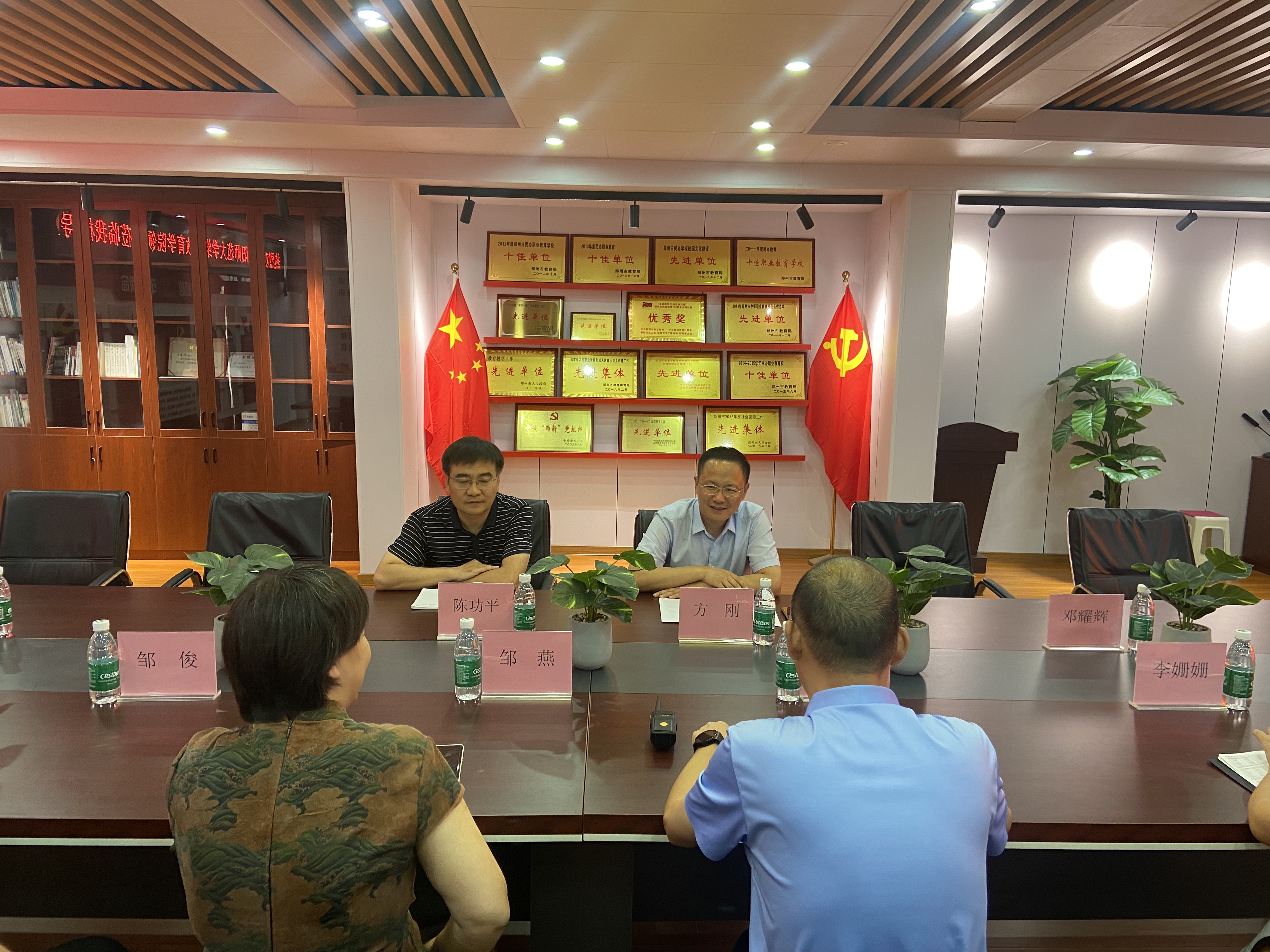 信阳师范大学必赢bwin线路检测中心校外教学点正式授牌